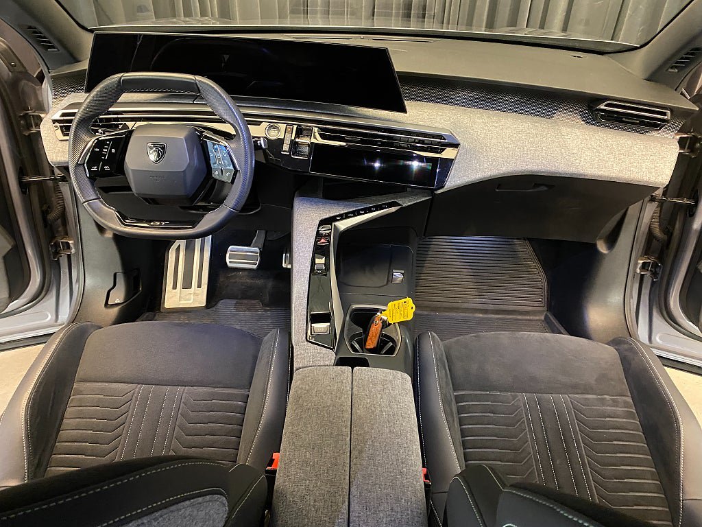 Vehicle Image 40