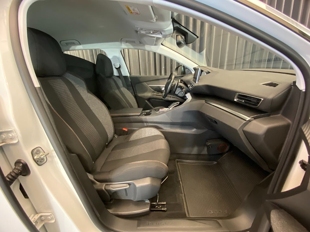 Vehicle Image 55