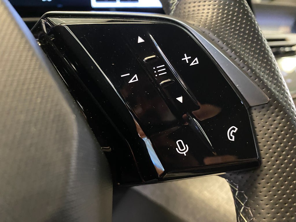 Vehicle Image 63