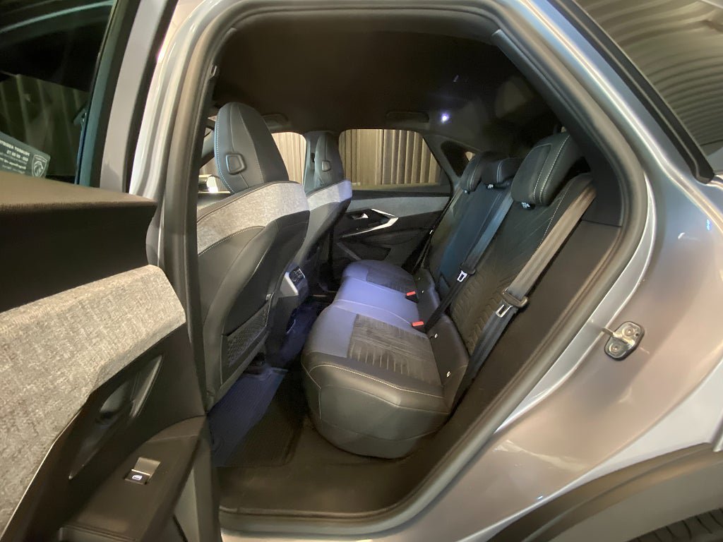 Vehicle Image 70