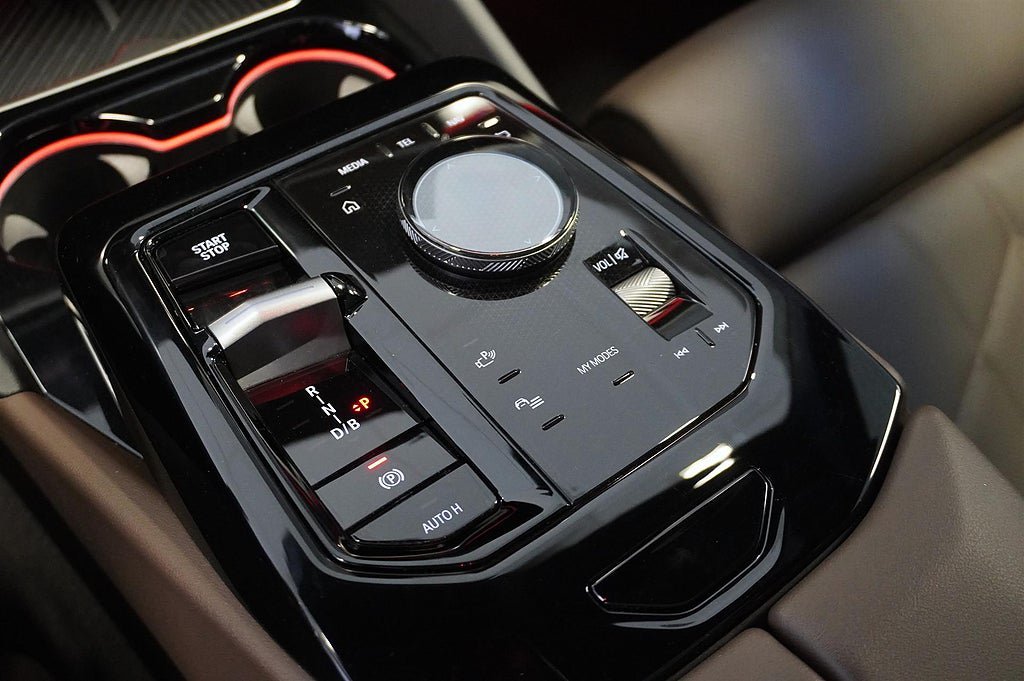 Vehicle Image 28