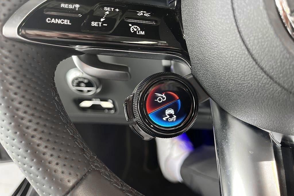 Vehicle Image 21