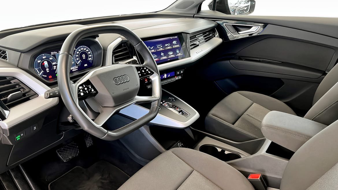Vehicle Image 7