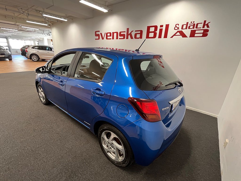 Vehicle Image 9