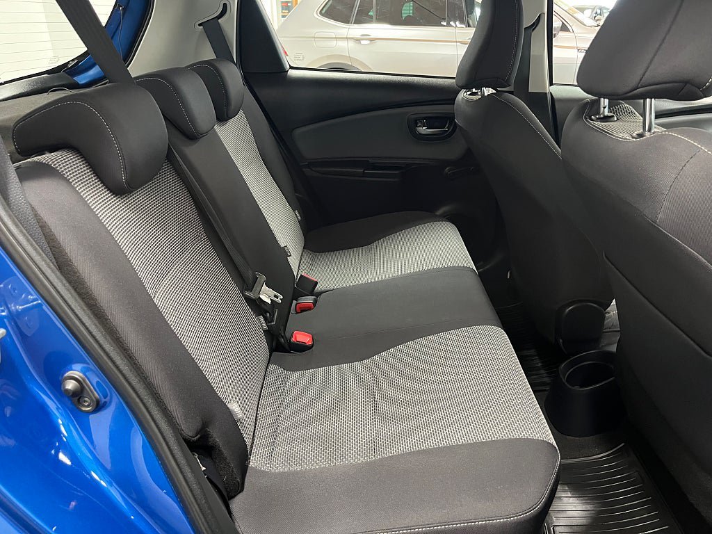 Vehicle Image 23