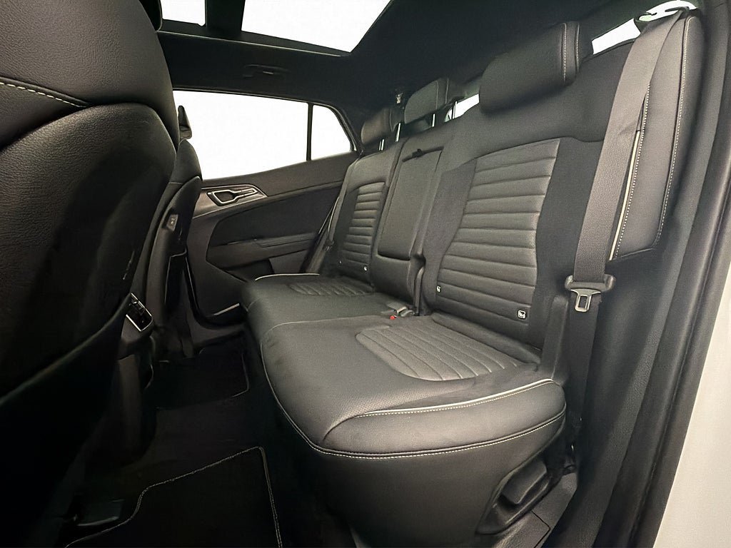Vehicle Image 17