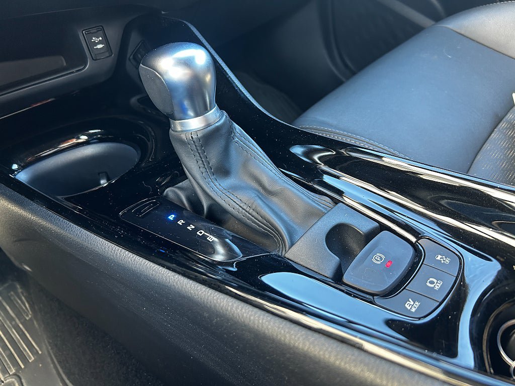 Vehicle Image 10