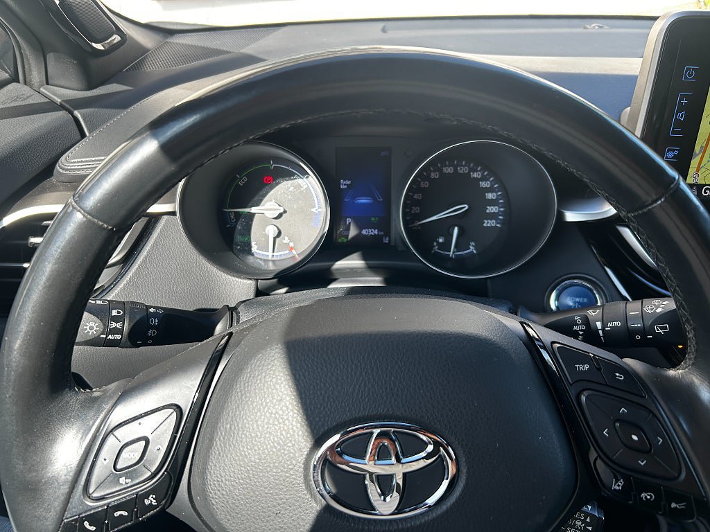 Vehicle Image 11