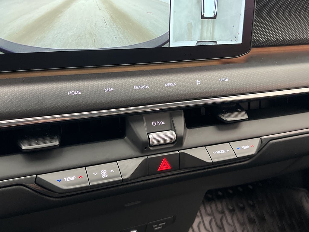 Vehicle Image 29