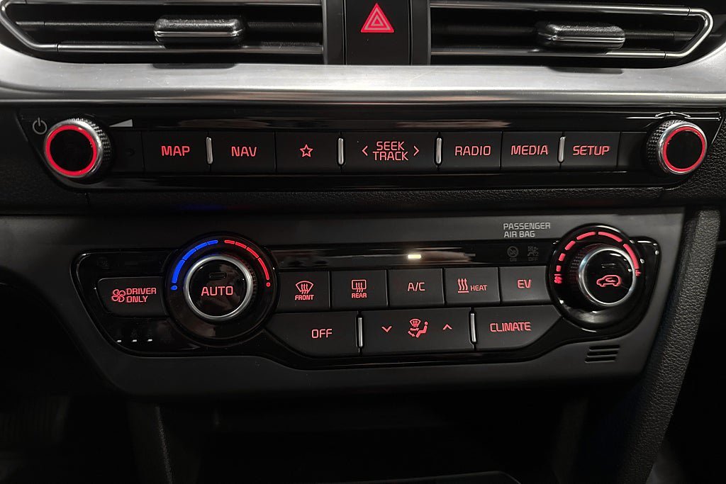 Vehicle Image 25