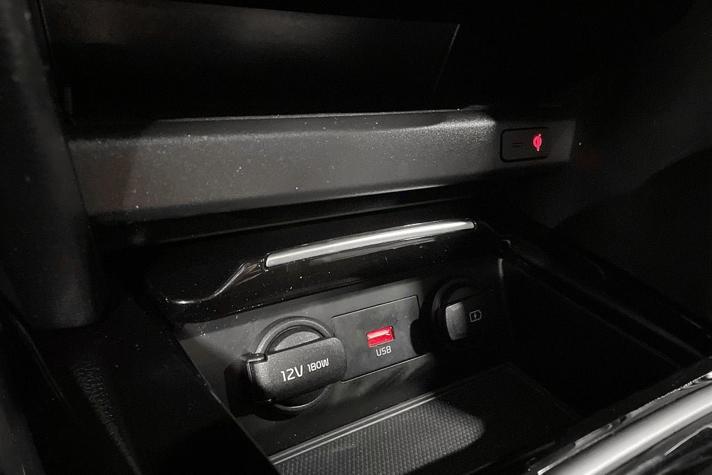 Vehicle Image 32