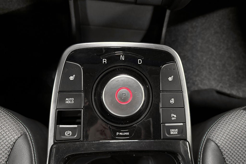 Vehicle Image 25