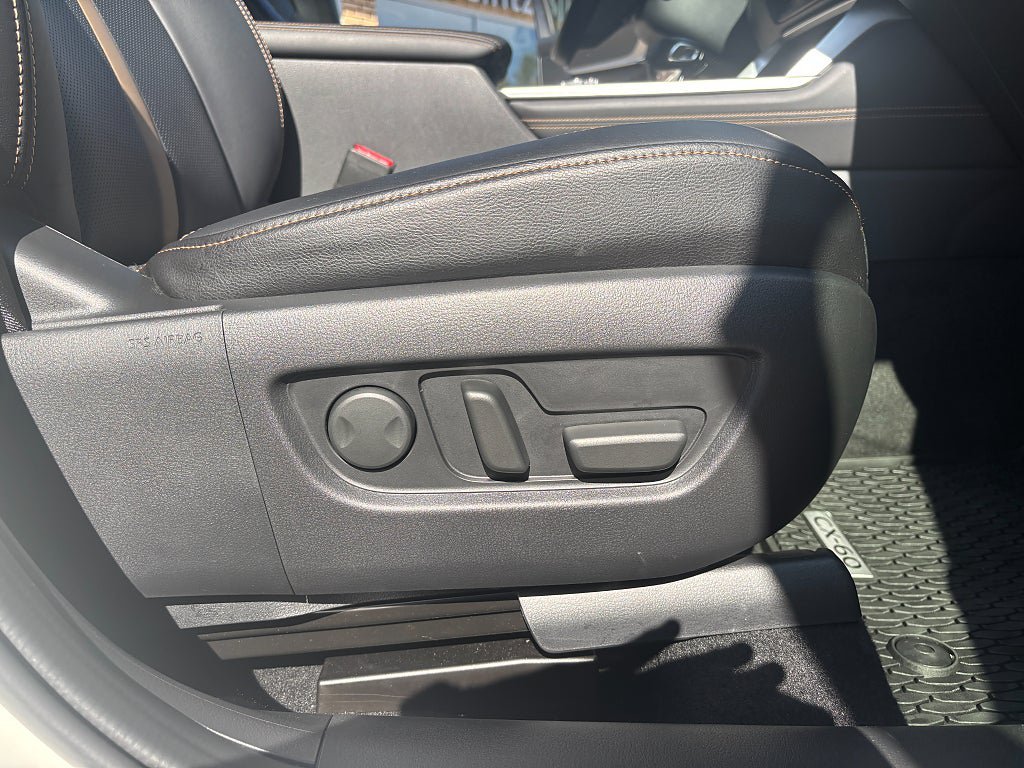 Vehicle Image 14