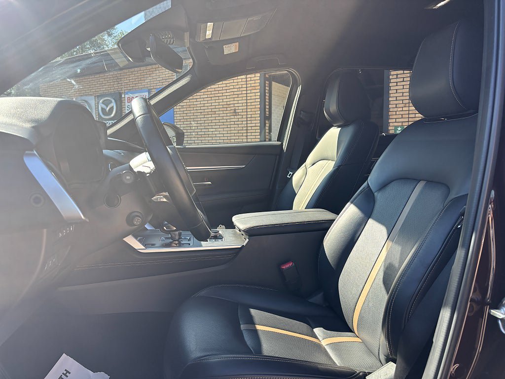 Vehicle Image 21