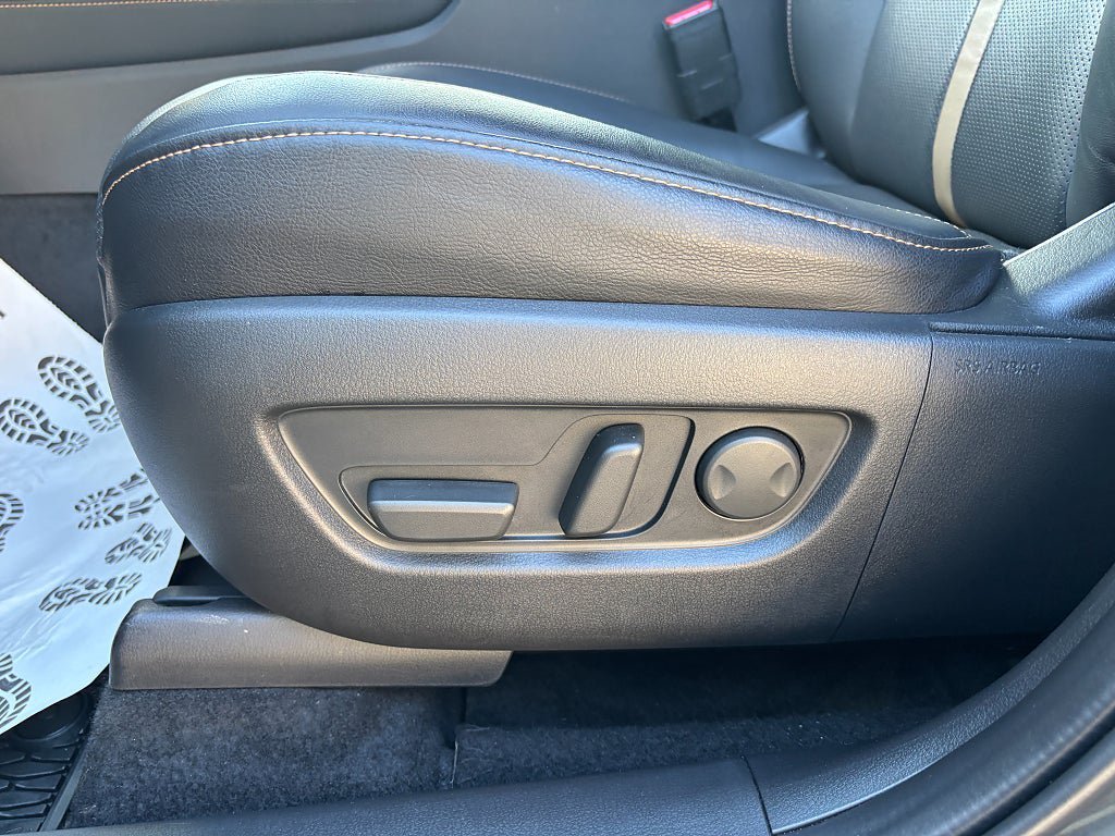 Vehicle Image 19