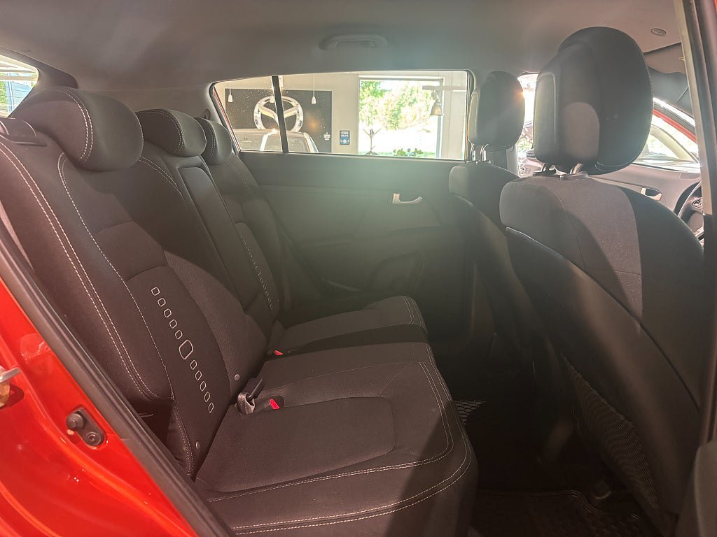 Vehicle Image 19