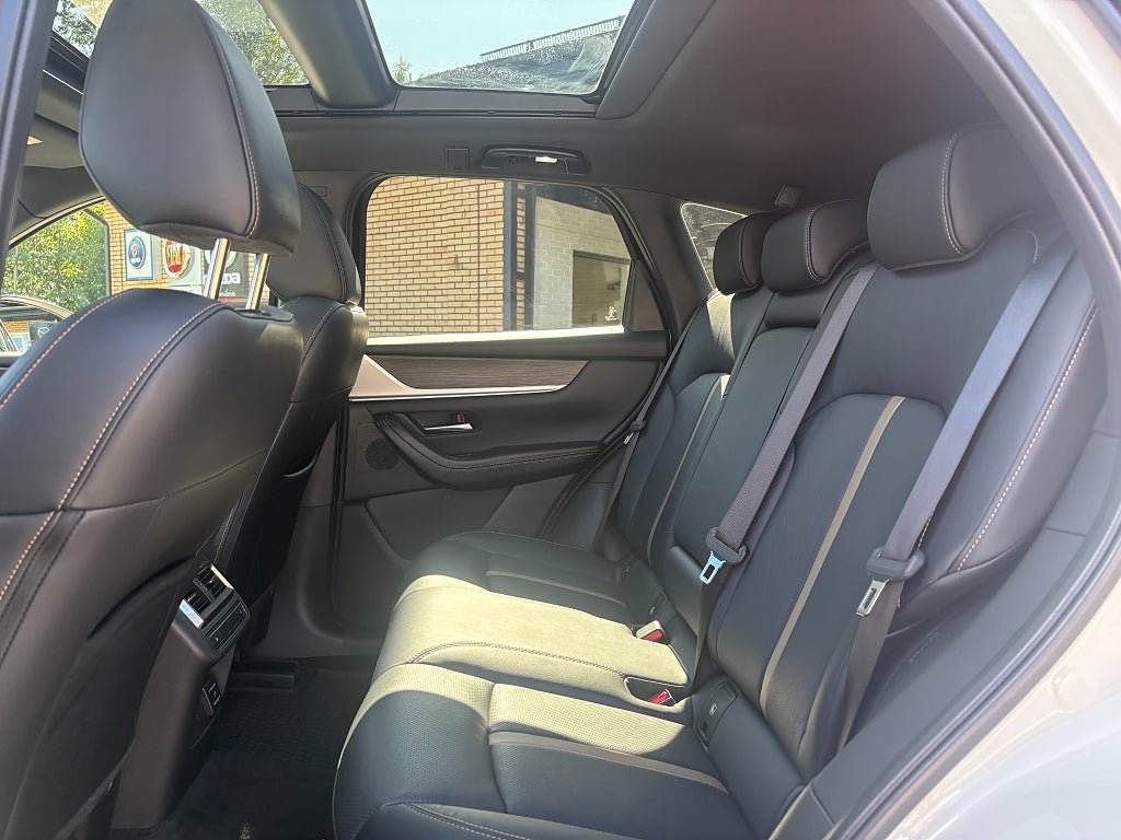 Vehicle Image 26
