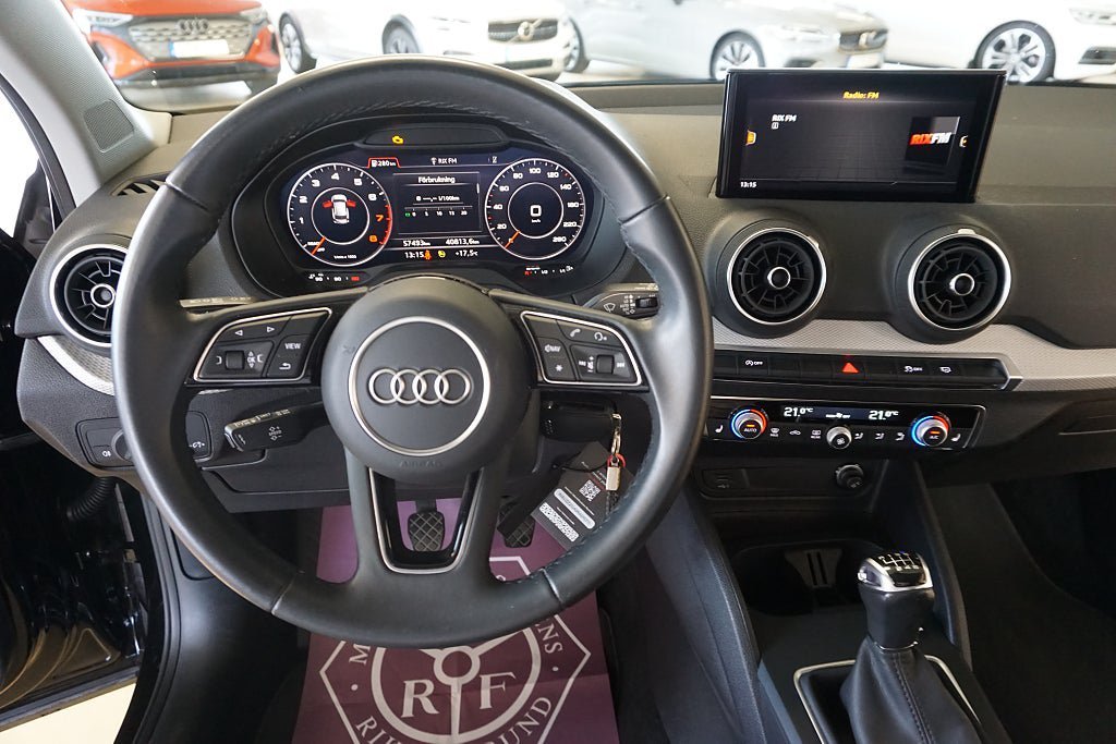 Vehicle Image 10