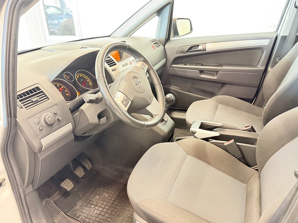 Vehicle Image 6