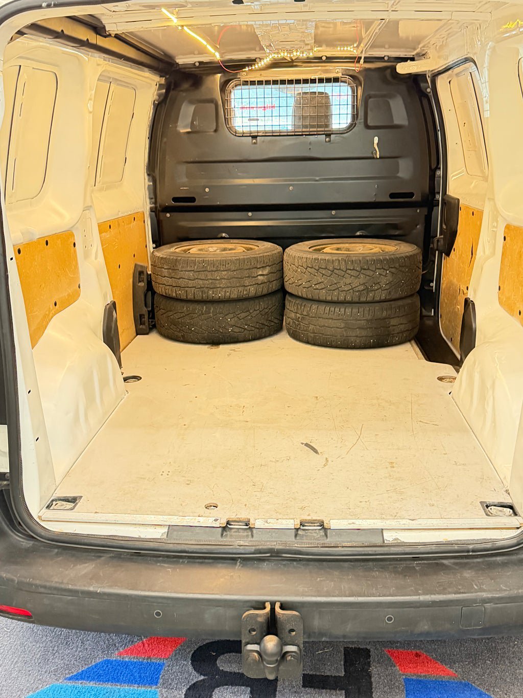 Vehicle Image 8