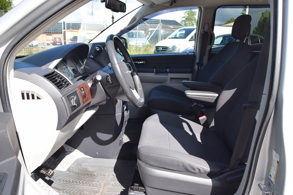 Vehicle Image 8