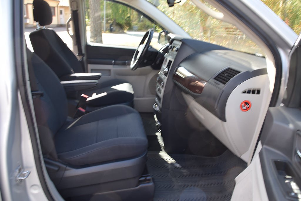 Vehicle Image 9