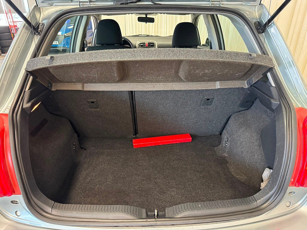 Vehicle Image 18