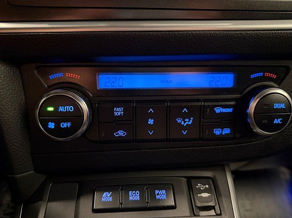 Vehicle Image 24