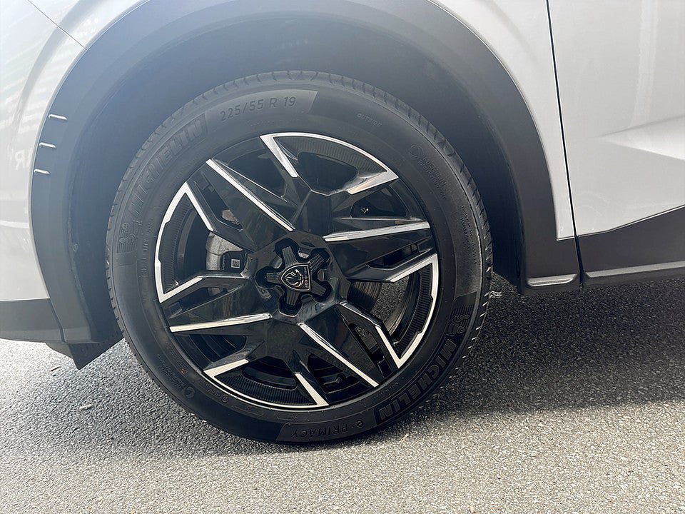 Vehicle Image 18
