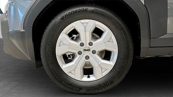 Vehicle Image 9