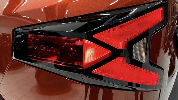 Vehicle Image 11