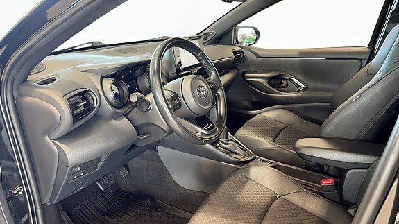 Vehicle Image 12