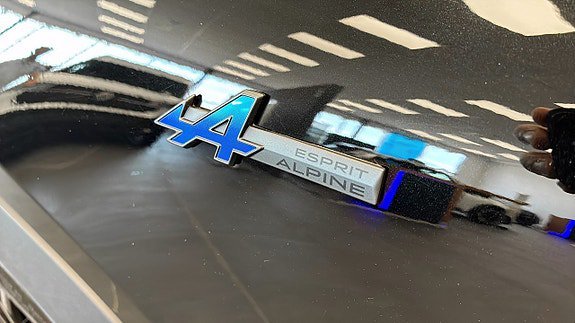 Vehicle Image 25