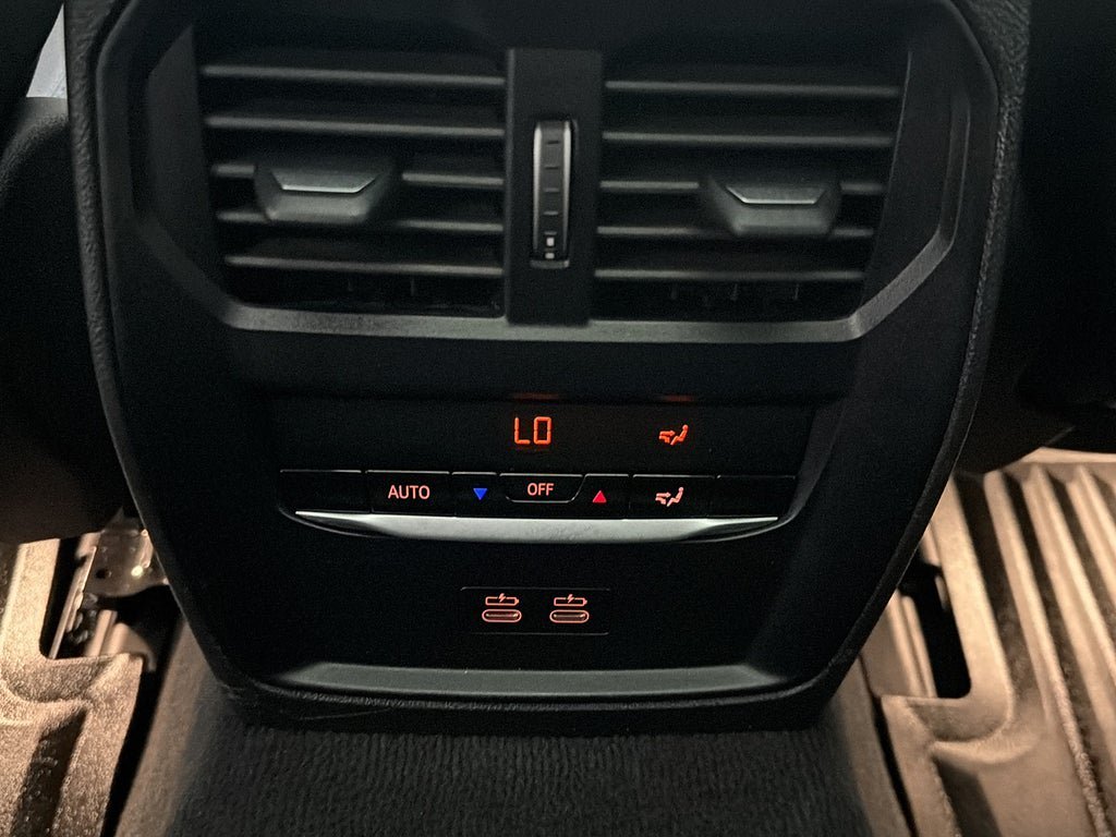 Vehicle Image 29