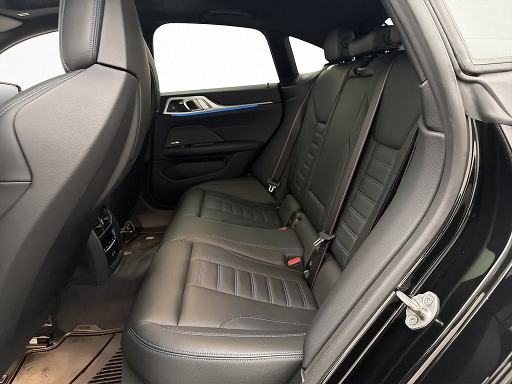 Vehicle Image 32