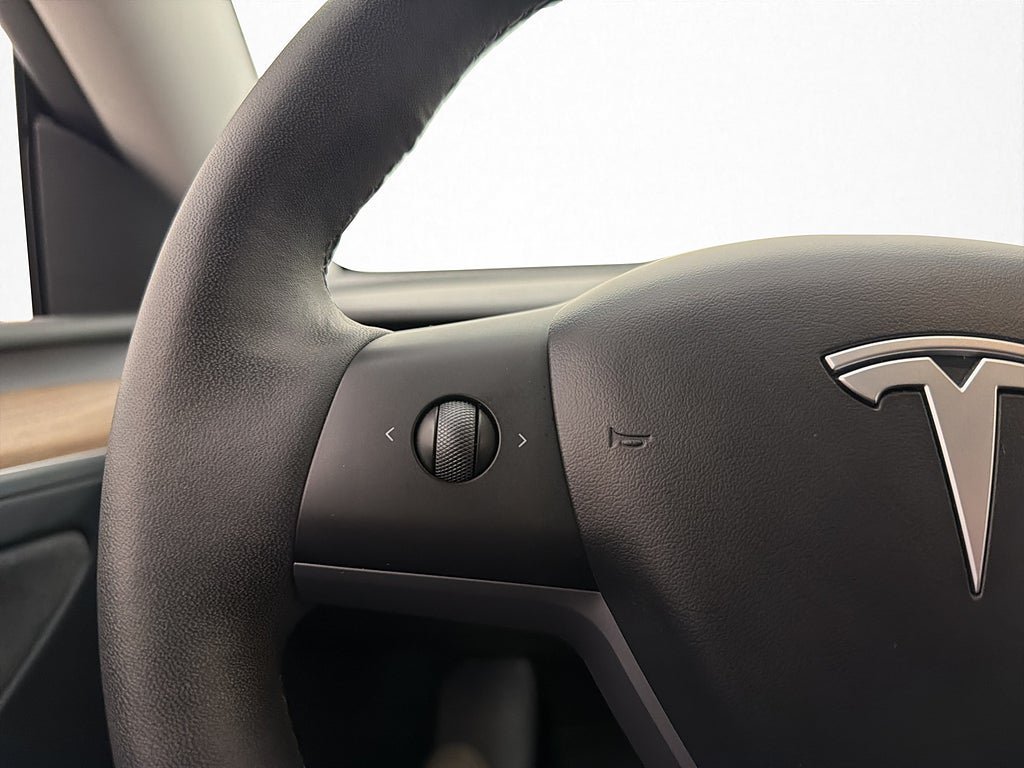 Vehicle Image 27