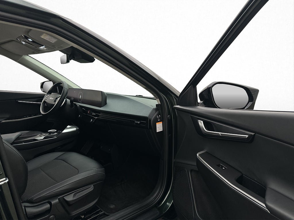 Vehicle Image 24