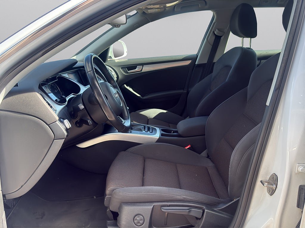 Vehicle Image 11