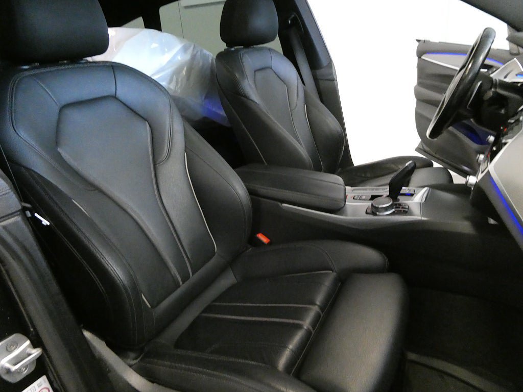 Vehicle Image 23