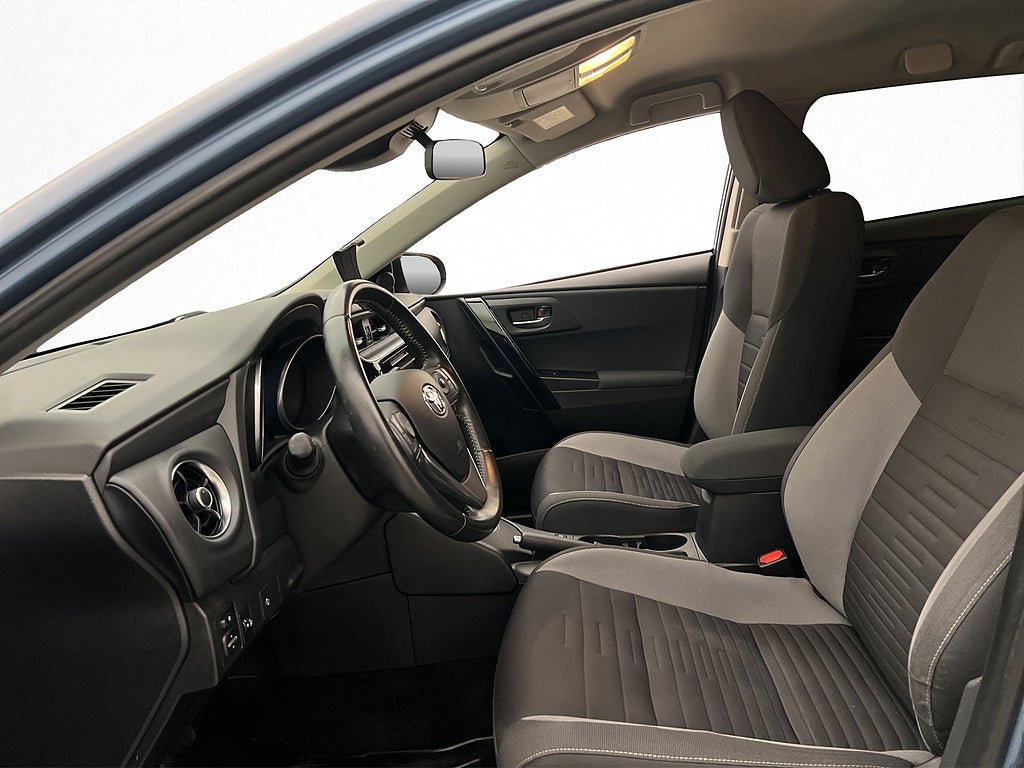 Vehicle Image 12