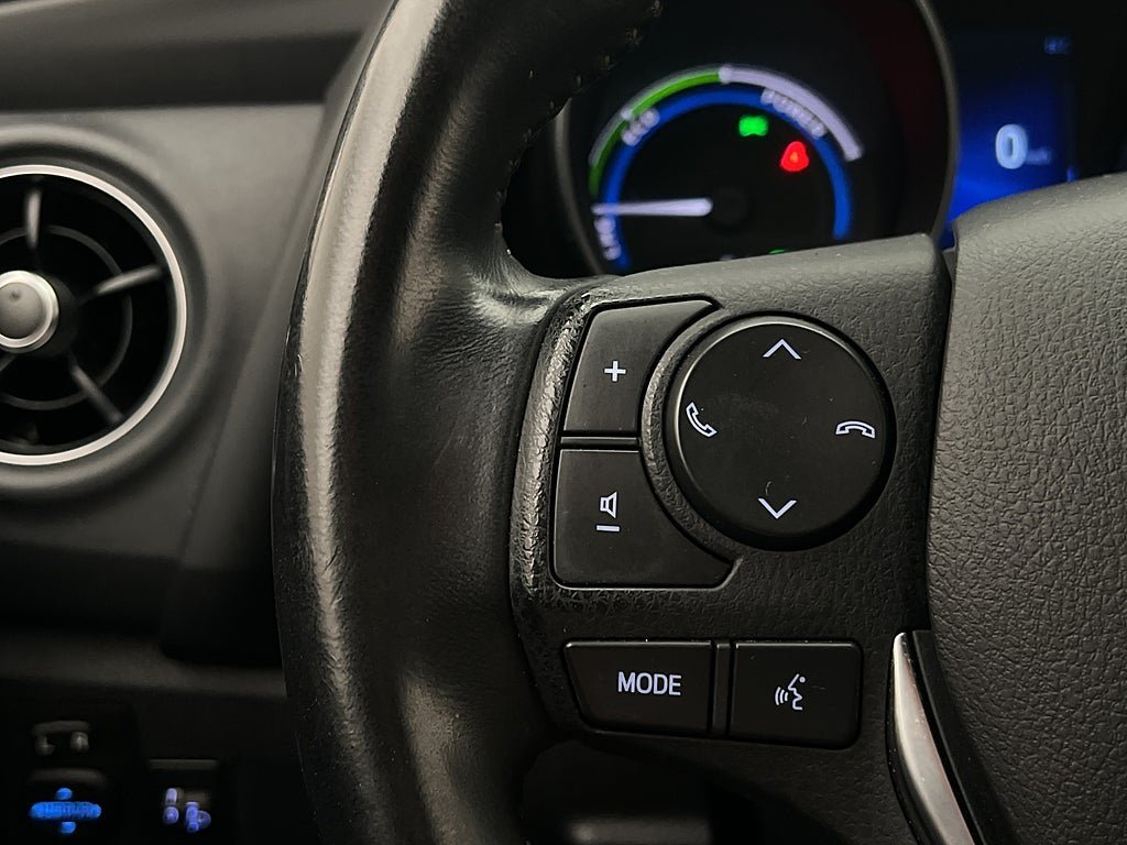 Vehicle Image 16
