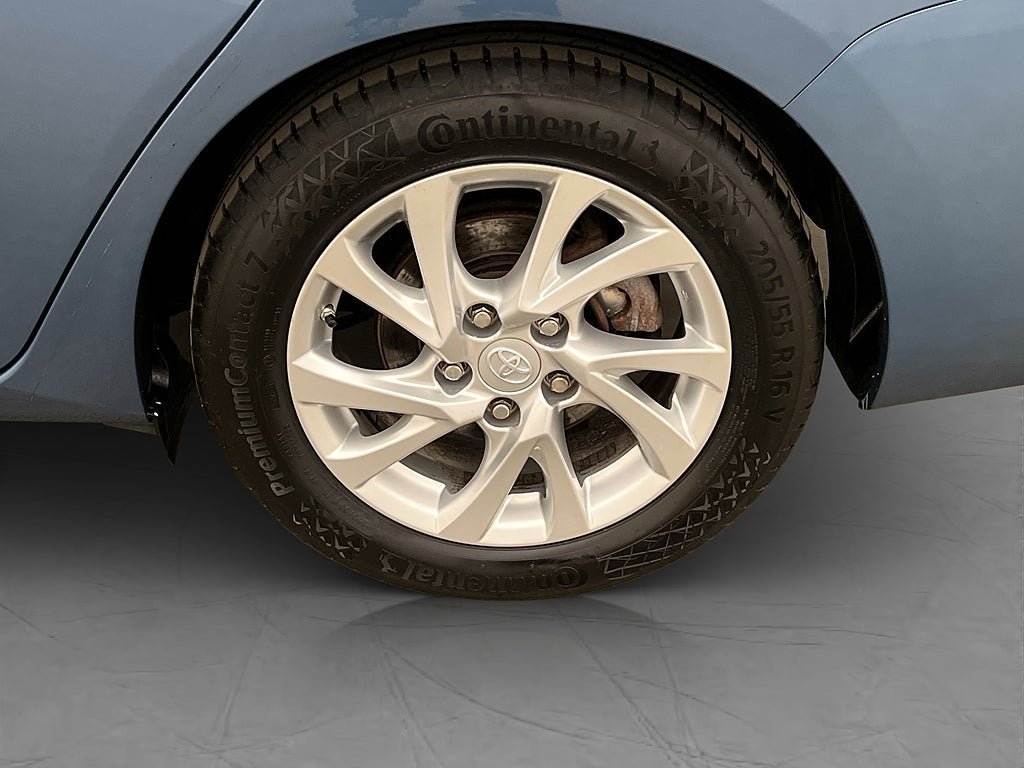Vehicle Image 30