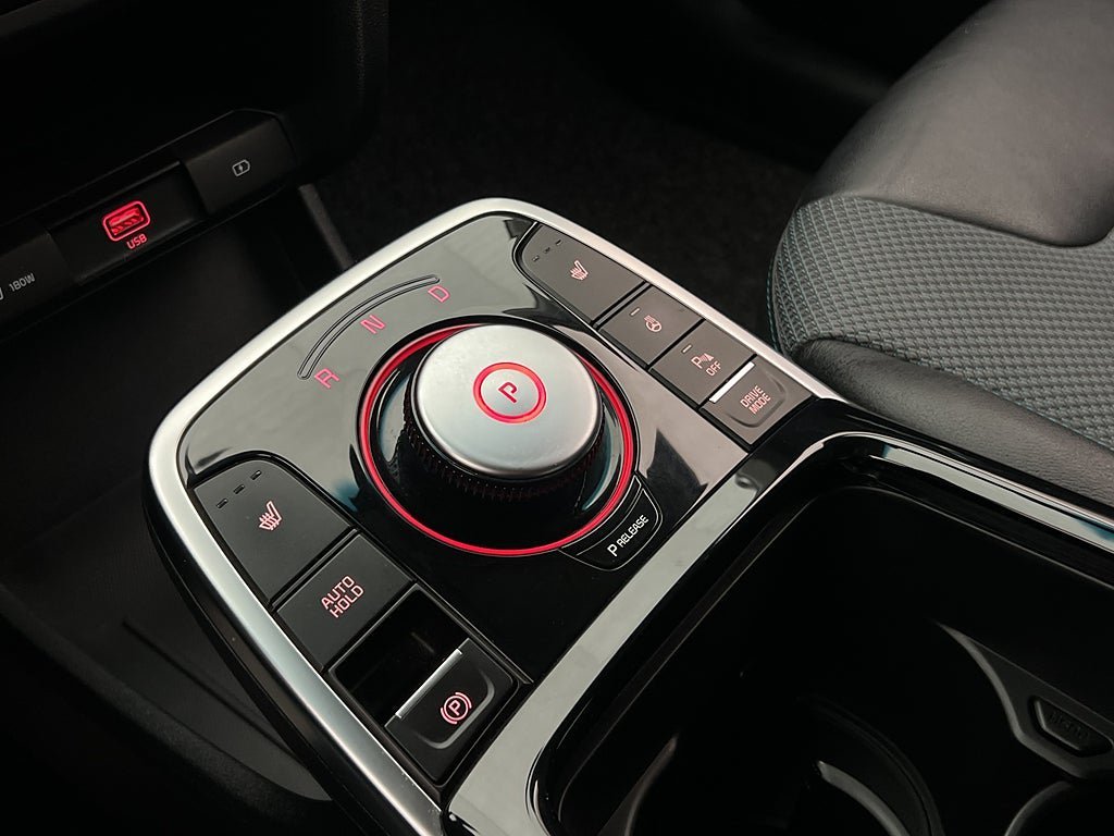 Vehicle Image 23