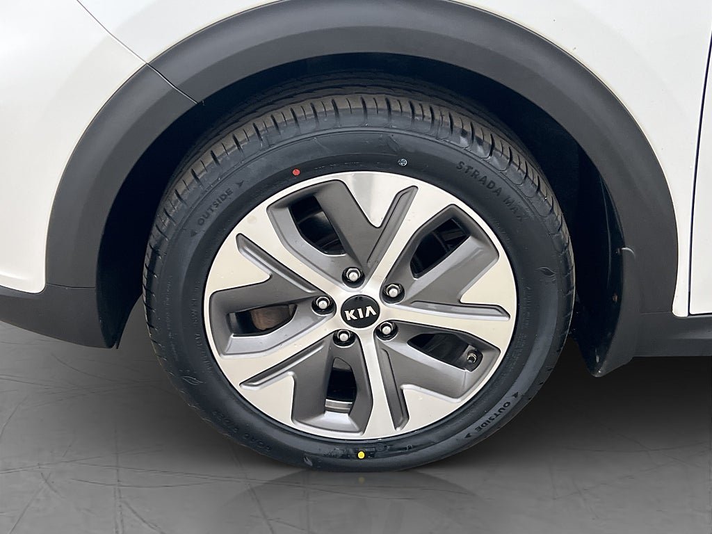 Vehicle Image 28