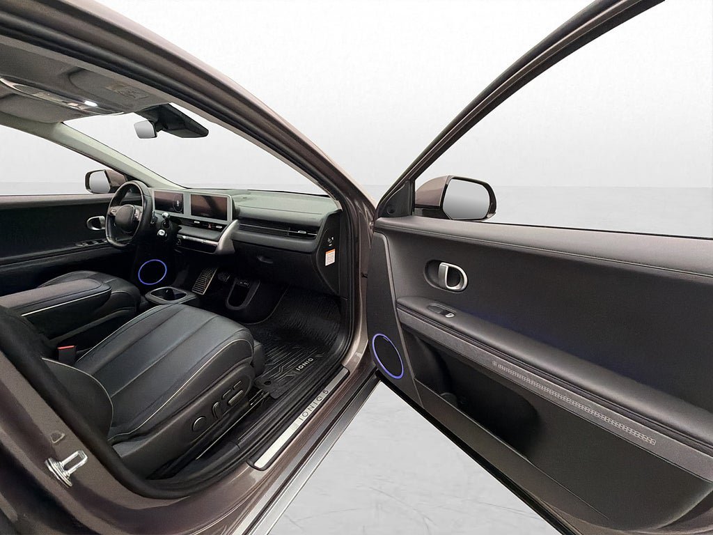 Vehicle Image 30