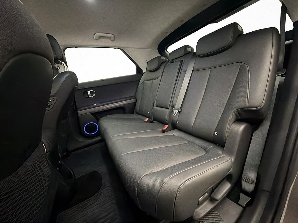 Vehicle Image 32