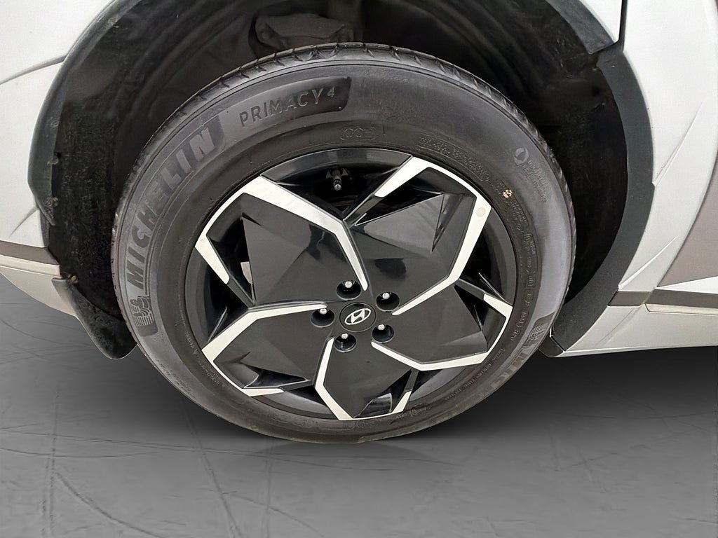 Vehicle Image 37