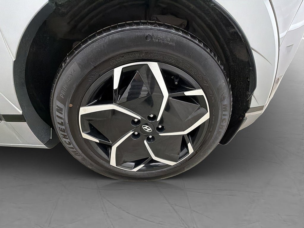 Vehicle Image 38
