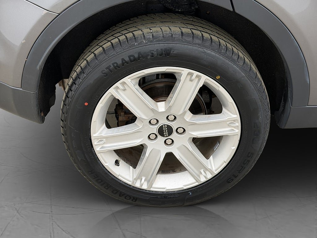 Vehicle Image 25