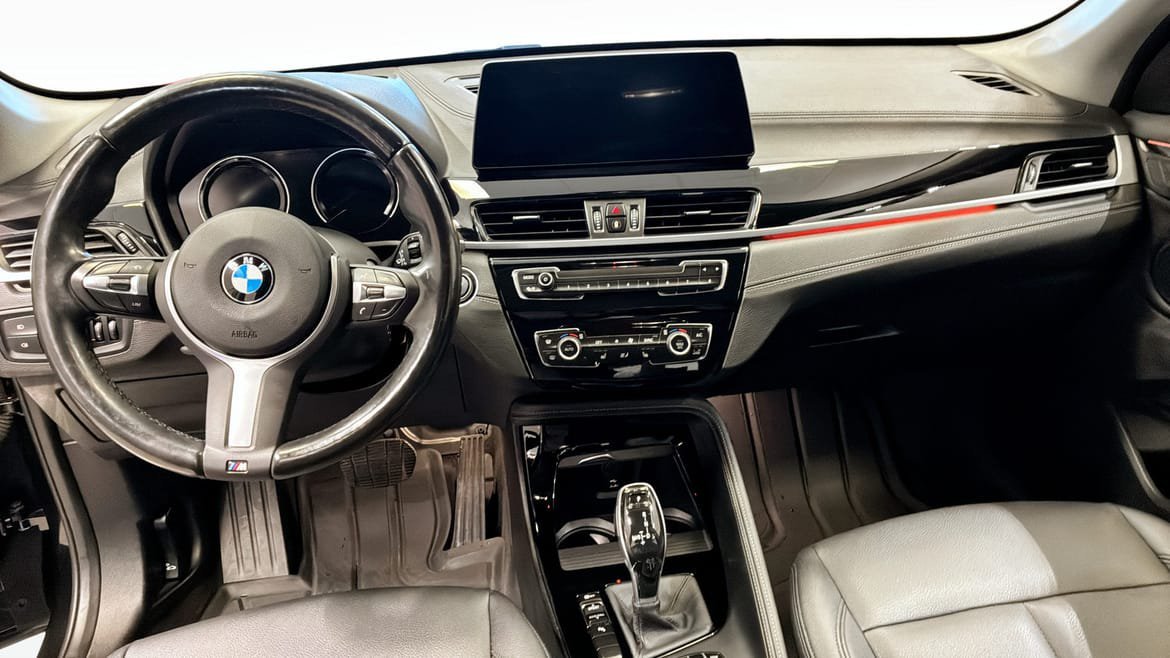 Vehicle Image 10